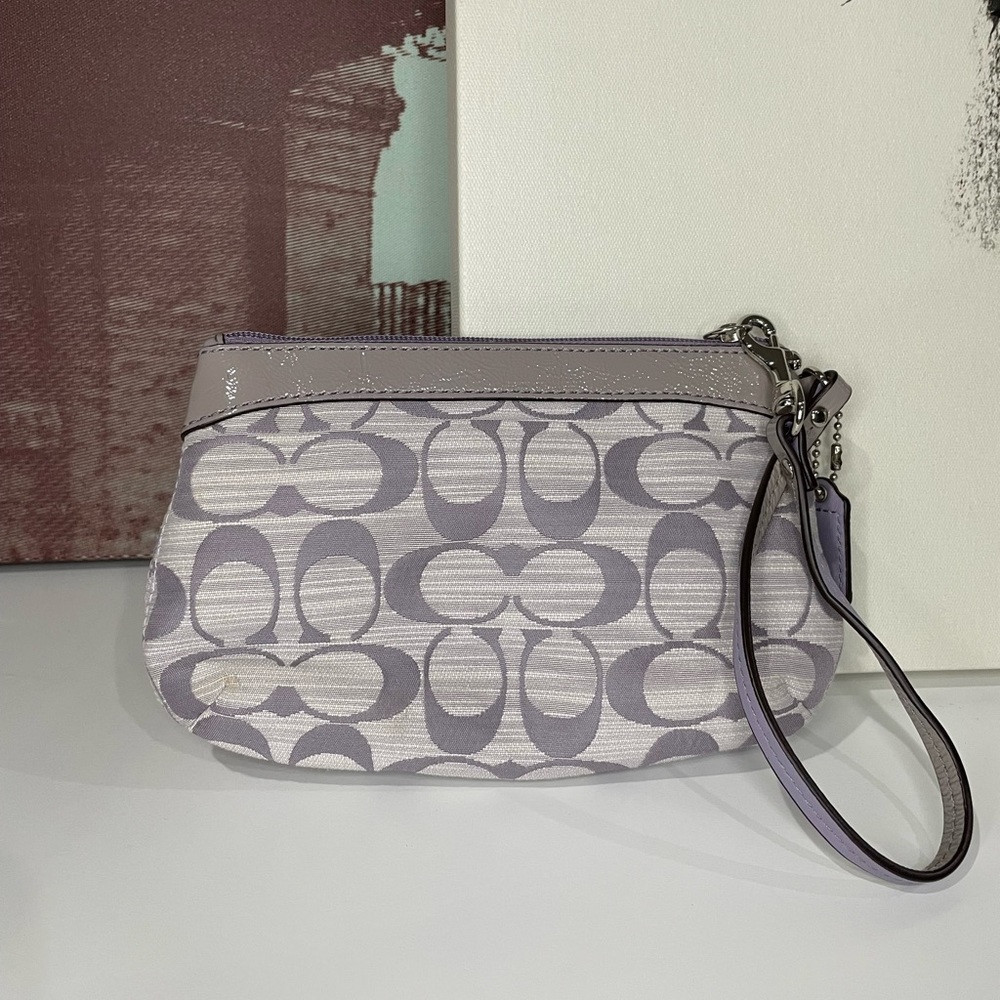 Coach Y2K lilac signature wristlet - Picture 13 of 13